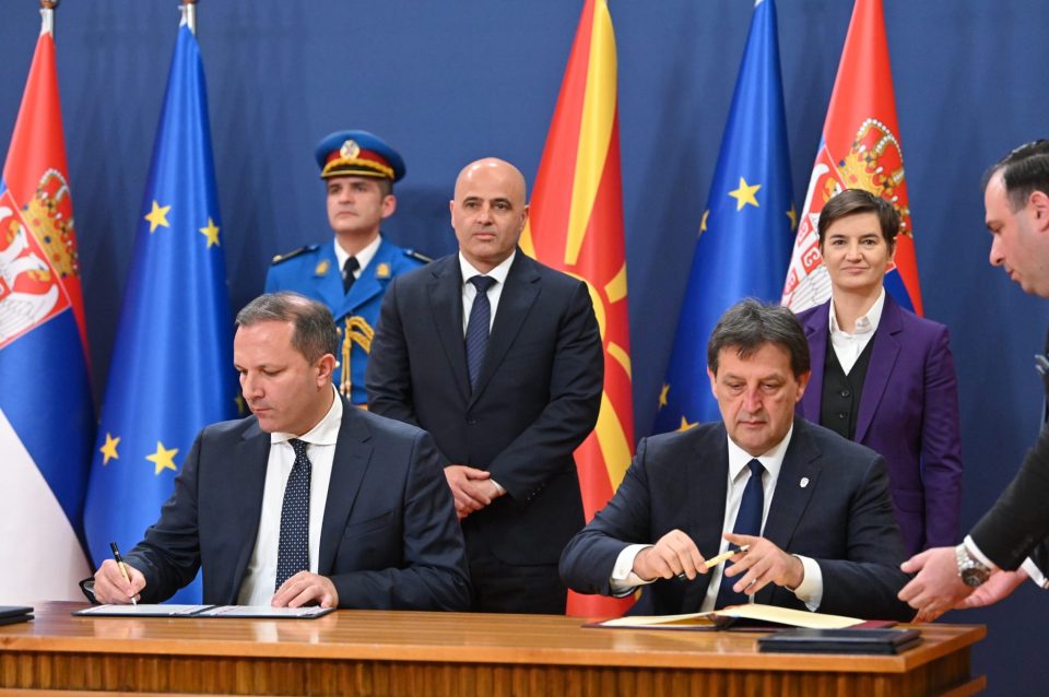 Потпишани билатерални документи помеѓу владите на Србија и Македонија – во фокус интересот на граѓаните и економиите на двете земји