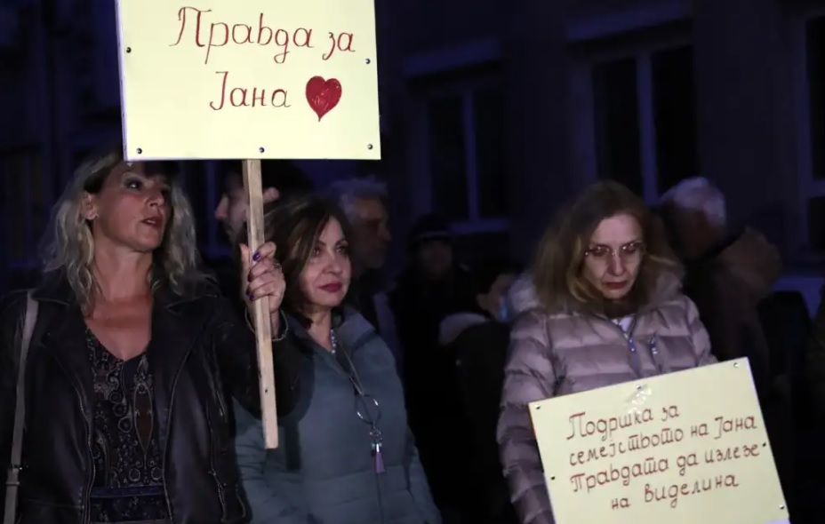 Скопјани излегоа на протест: Тамара и Јана не почиваат мирно, правдата треба да биде задоволена