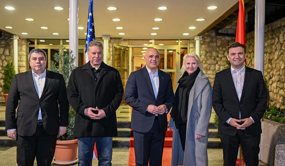 (ФОТО+ВИДЕО) Ковачевски, Борел и Лајчак пристигнаа во Охрид за претстојниот дијалог помеѓу Србија и Косово посредуван од ЕУ