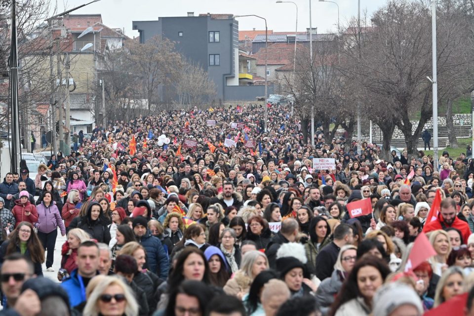 (ФОТО) На чело со Ковачевски и Зечевиќ во Прилеп се одржа Осмомартовскиот марш под мотото „Еднакви и моќни“