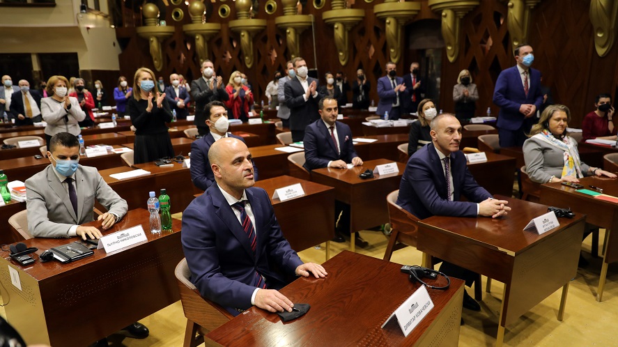 ВМРО-ДПMНЕ: Ковачевски и Груби не можат да убедат 10 свои пратеници да гласаат за уставни измени