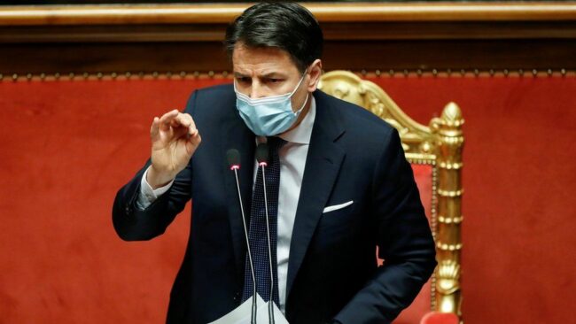 Поранешниот италијански премиер Конте е под истрага за лошо справување со пандемијата