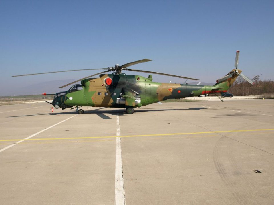 Владата одлучи да донира хеликоптери на Украина