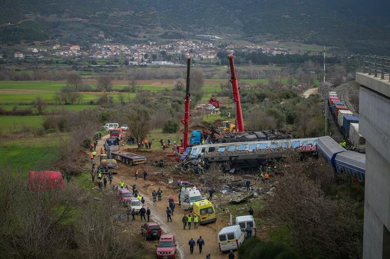 По железничката несреќа, министерот за транспорт на Грција поднесе оставка