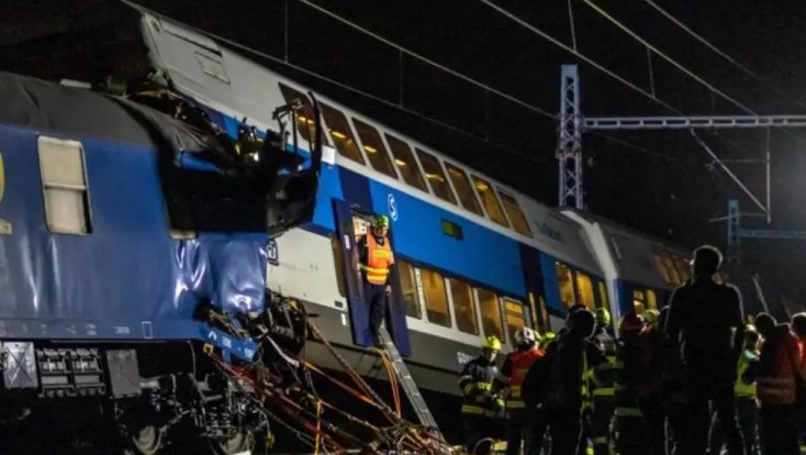 Две лица загинаа, 30 се повредени во железничка несреќа во Тунис