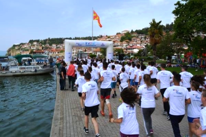 „Охрид трчат“ промовиран во Белград