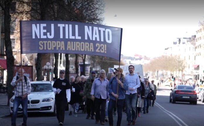 Протести во Шведскa: Ни војник, ни пушка, ни круна за војската на НАТО