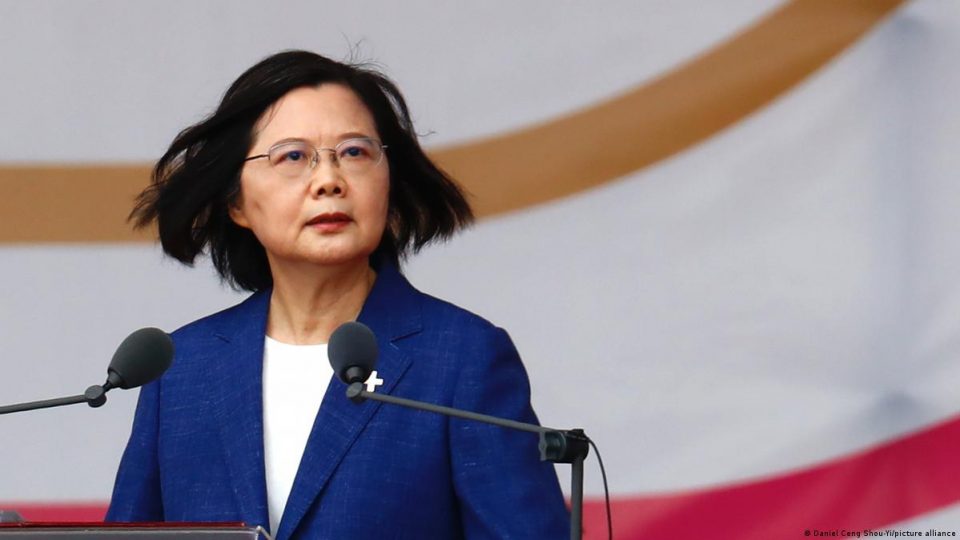 Претседателката на Тајван ги осуди кинеските вежби како неодговорни