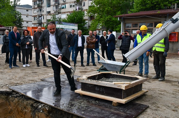 Камен темелник за новиот затворен пазар во Драчево