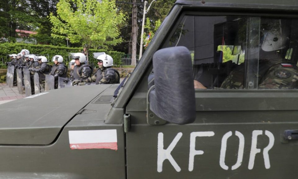 КФОР: Околу 25 ранети од мултинационалниот контингент на КФОР
