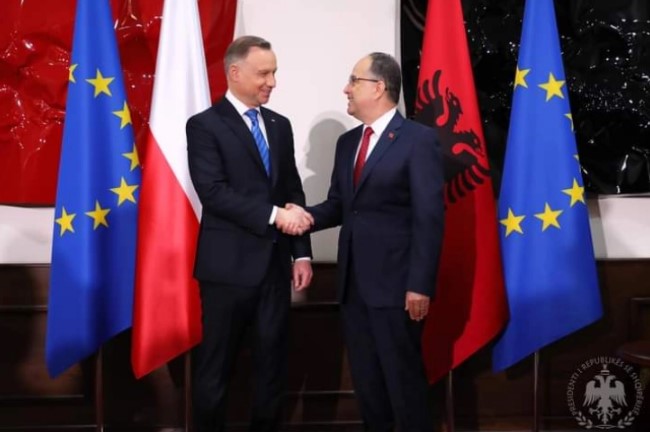 Дуда во Тирана: Полска го подржува членството на Албанија во ЕУ