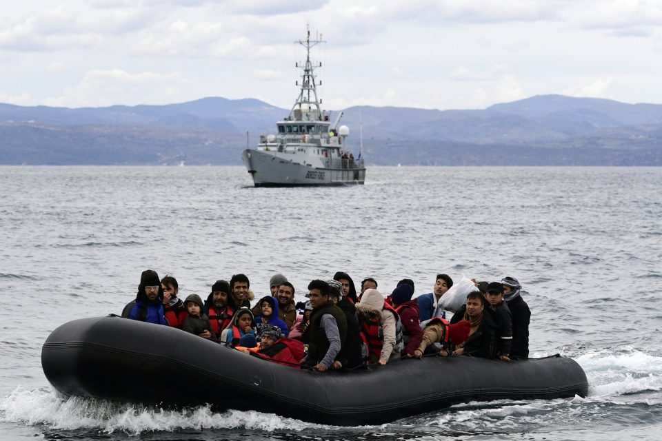 Грција прогласи тридневна жалост по трагедијата со потонувањето на брод со мигранти