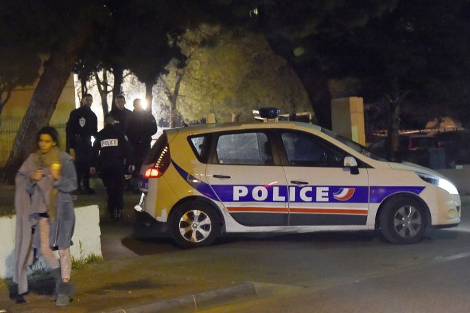 Пукотница во Марсеј: Убиени се три момчиња пред ноќен клуб