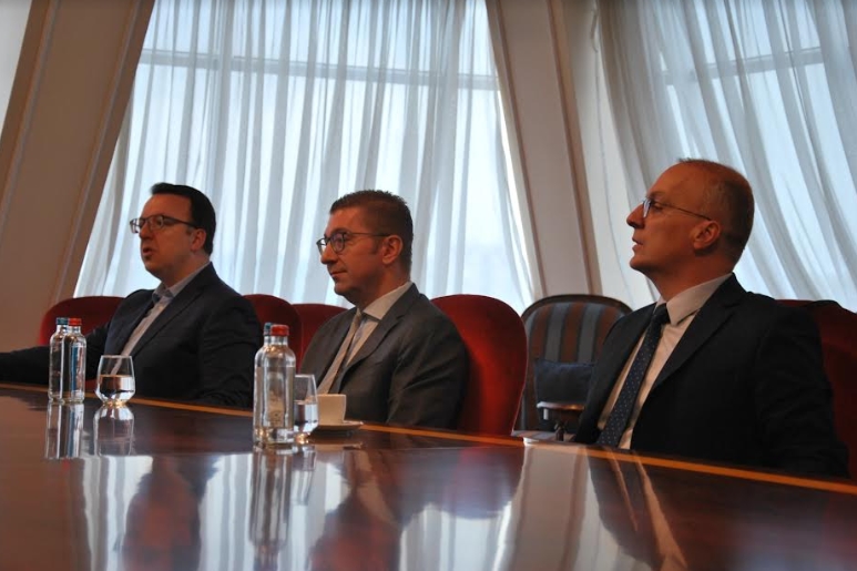 Мицкоски на средба со специјалниот претставник Сарацин: Владата врши злоупотреба на европското знаменце за историски криминал