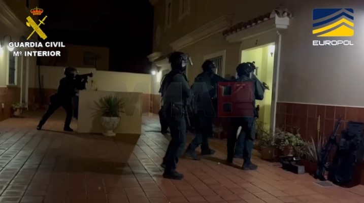 Разбиена нарко-група во Германија и Белгија, уапсени 17 Албанци