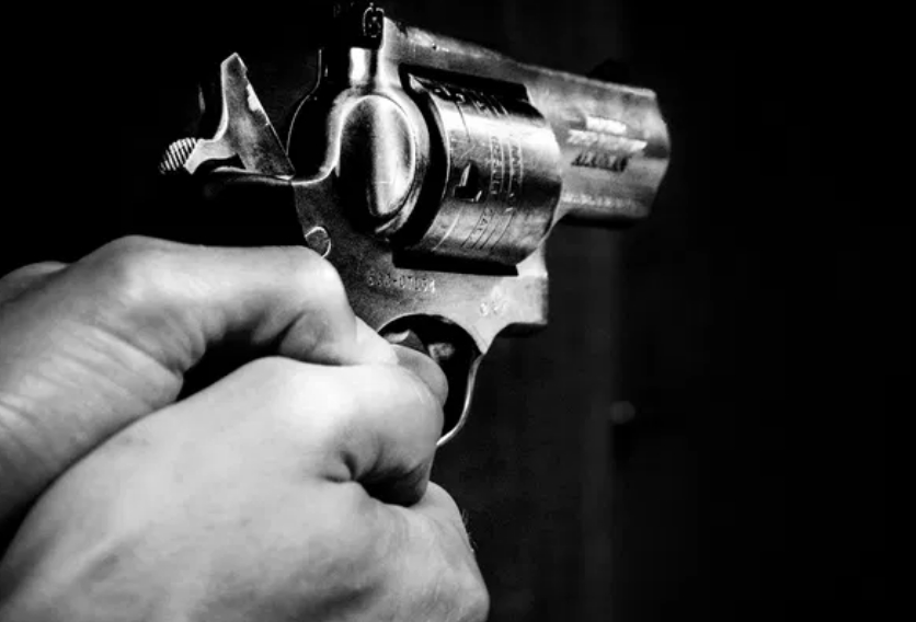 Им вперил пиштол во глава: Гевгеличанец сакал да убие извршител и адвокат