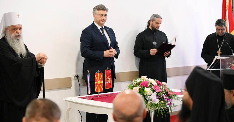 Водиме сметка за македонското малцинство, рече Пленковиќ на осветување на македонска црква во Загреб