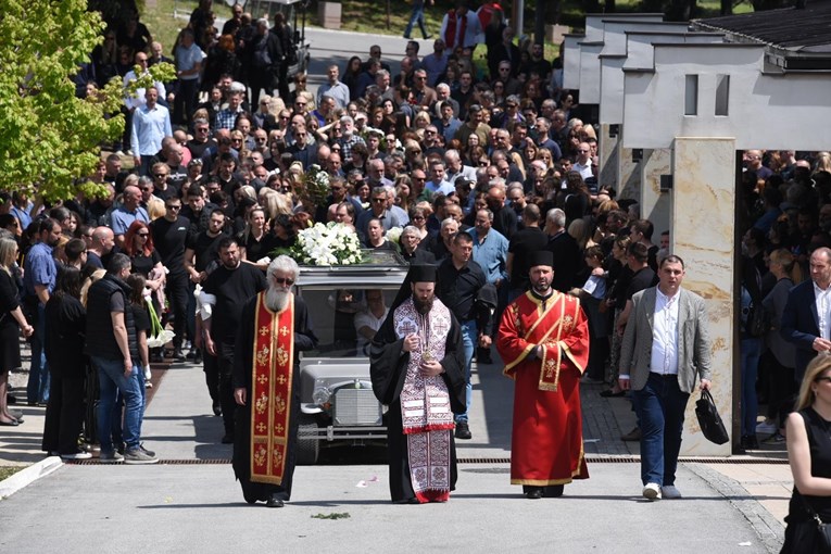 Србија се збогува со загинатите во крвавите масакри