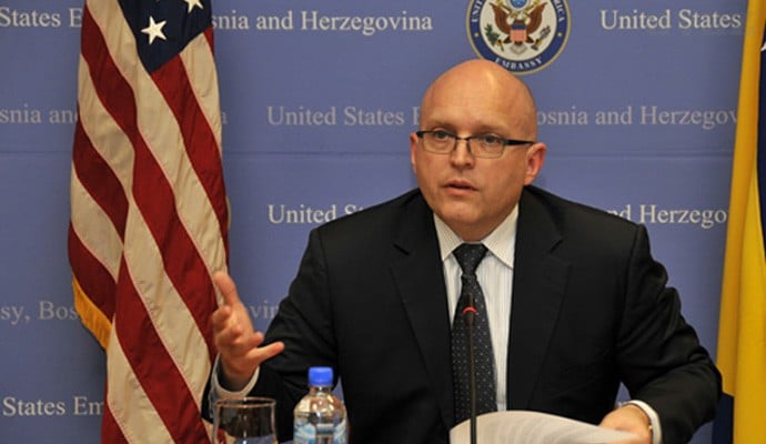 Рикер: САД ќе и помагаат на Македонија во борбата против дезинформациите