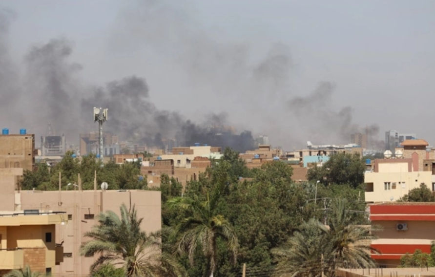 Судан: Тешки борби се водат во делови на Картум пред истекот на договорот за прекин на огнот