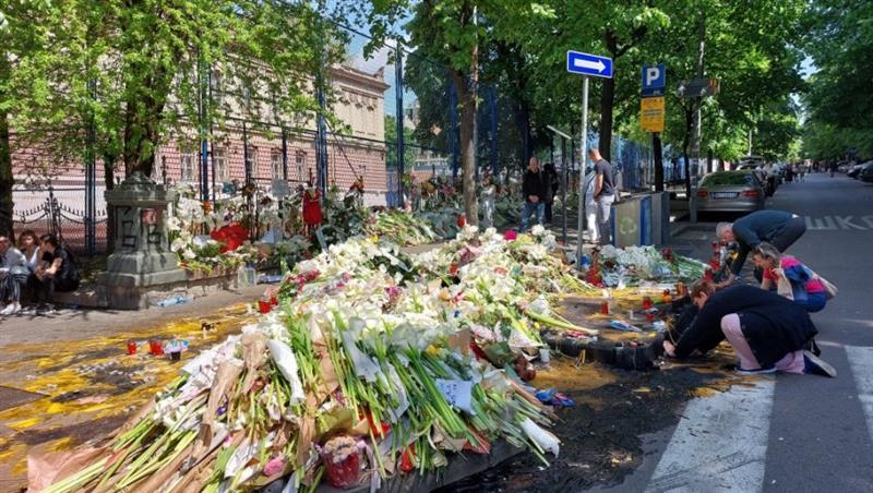 Трет ден на жалост во Србија, денеска е погребот на полицаец и неговата сестра!