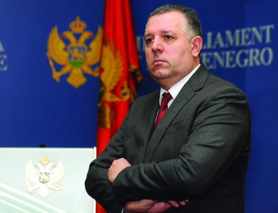Миљаниќ: Црна Гора е трета во светот по број на вооружени граѓани
