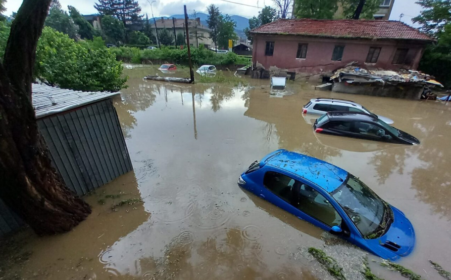 Прогласена природна непогода од поплави и град во Делчево