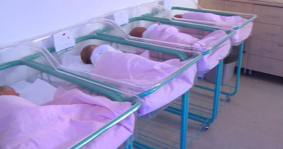 Штипјанката Благица Зикова на ГАК роди четворка, три момчиња и едно девојче