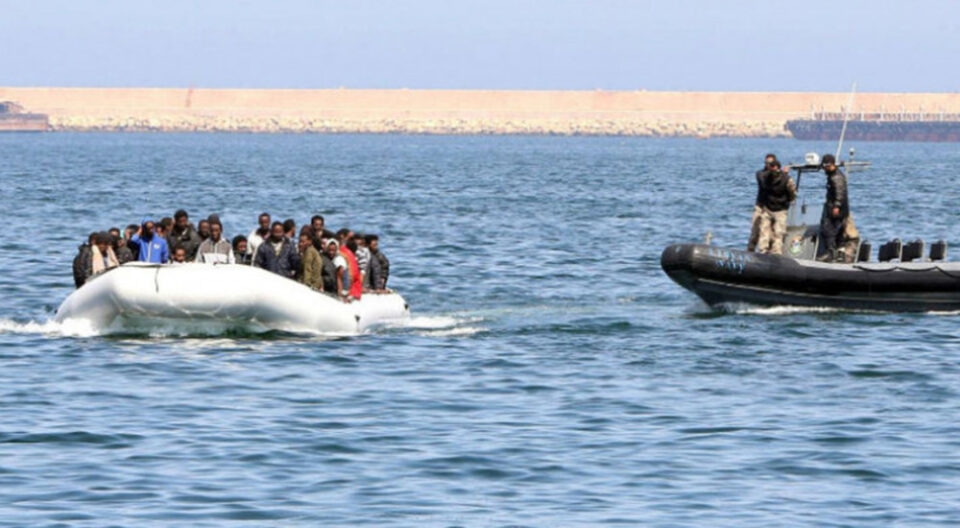 Брод со мигранти се преврте кај Пелопонез, најмалку 32 загинати
