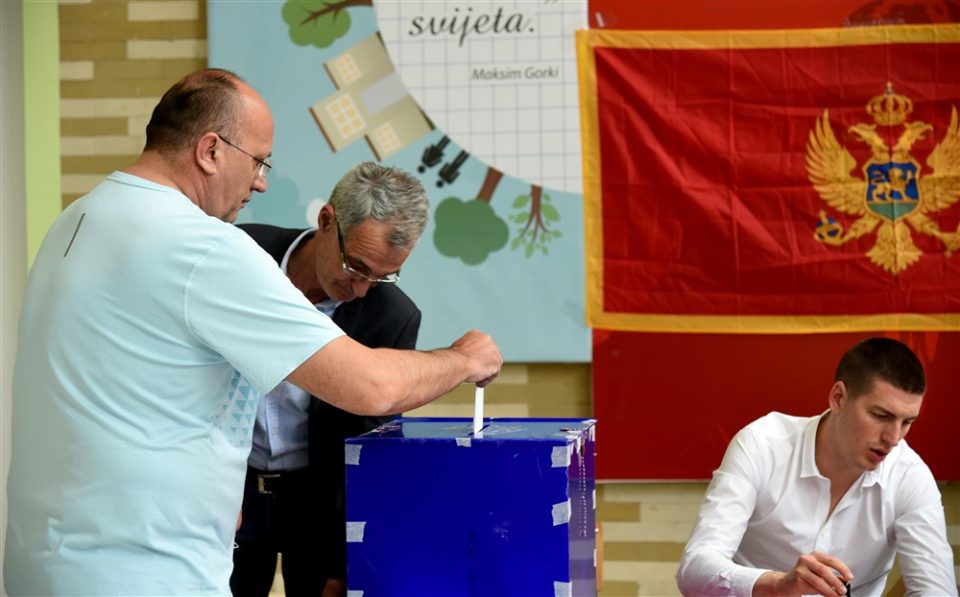 Црна Гора денеска гласа на предвремени парламентарни избори!