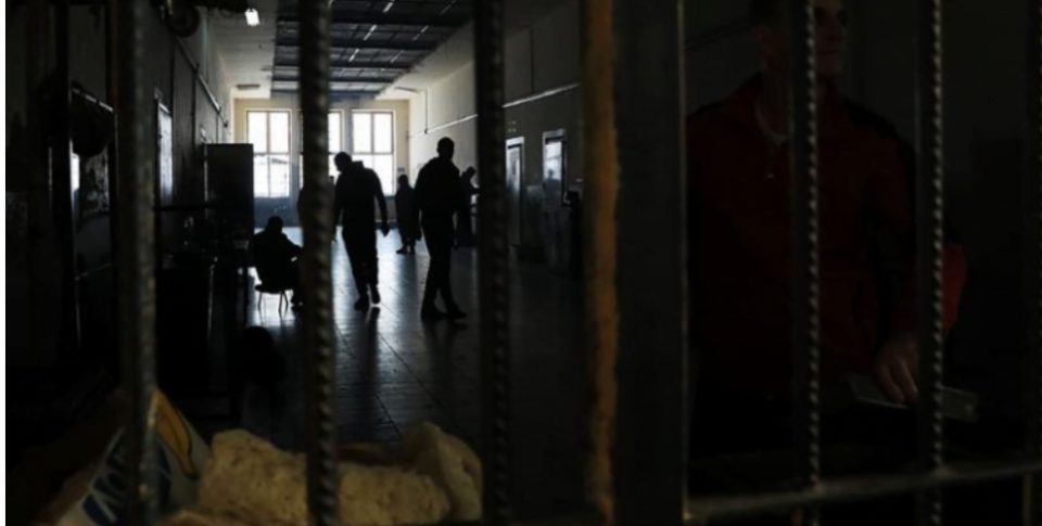 Уцени и закани по живот на затвореник во Идризово