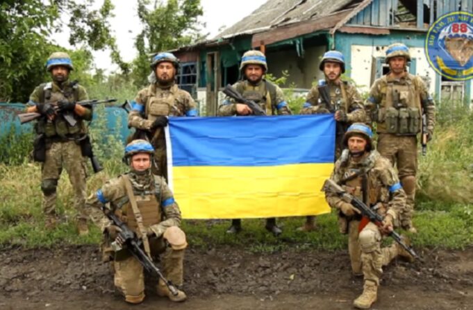 Украински знамиња повторно се веат во три деокупирани села на фронтот во Доњецк