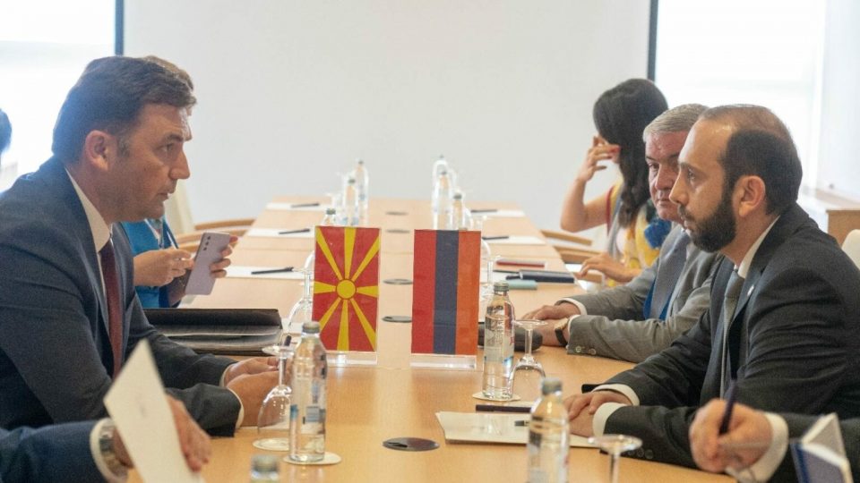 Османи на средба со министерот за надворешни работи на Ерменија