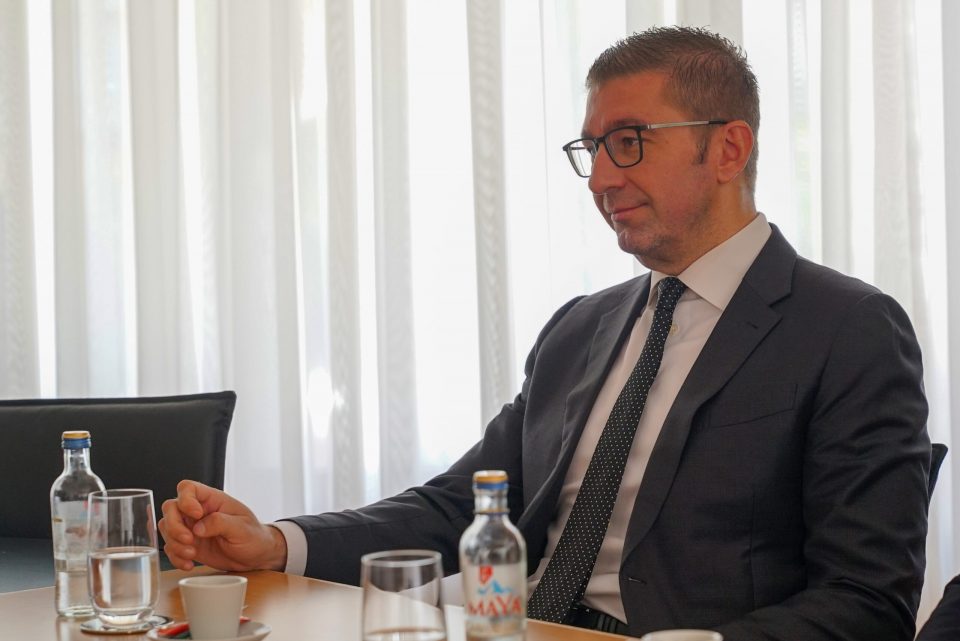 Мицкоски на средба со Метелко-Згомбиќ: Македонија во ЕУ само Копенхагеншките критериуми, двојни стандарди не треба да има