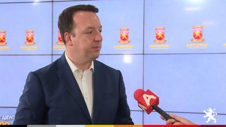 „НЕ останува НЕ“: Николоски вели дека ВМРО-ДПМНЕ нема да гласа за уставни измени под диктат