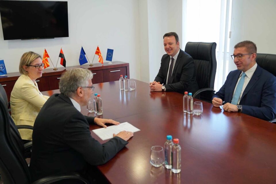 Мицкоски и Николоски се сретнаа со унгарскиот амбасадор во Македонија