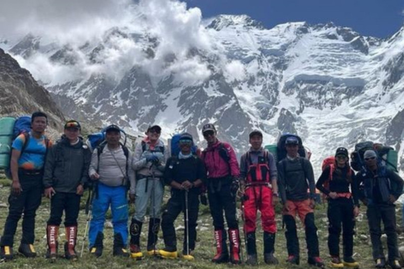 Кардиохирургот Сашко Кедев го искачи деветтиот највисок врв во светот