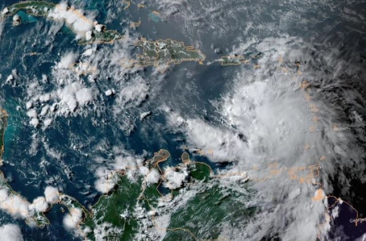 Во поголем дел од Флорида прогласена вонредна состојба поради тропската бура