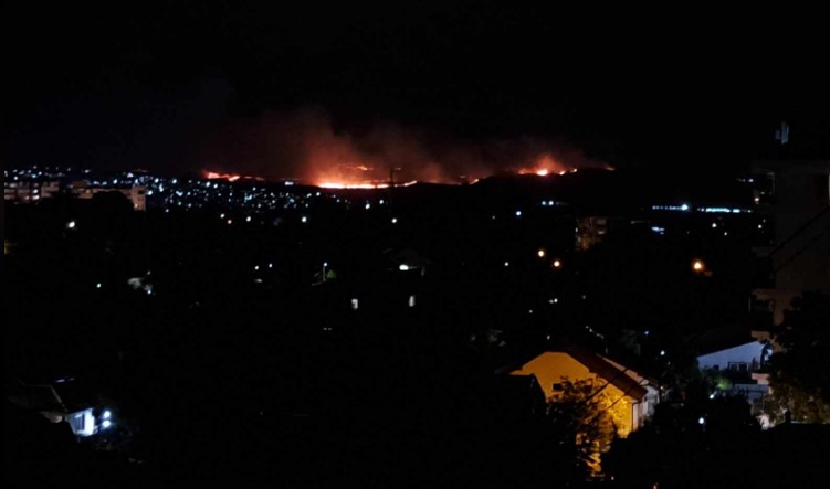 Пожарот во Илинден станал опасност за селото и манастирот: Градоначалникот Георгиевски на терен