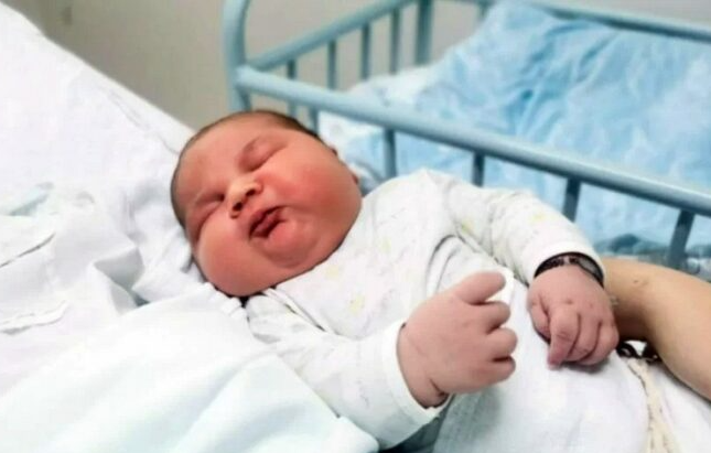 Се роди „џиновско“ бебе во Србија