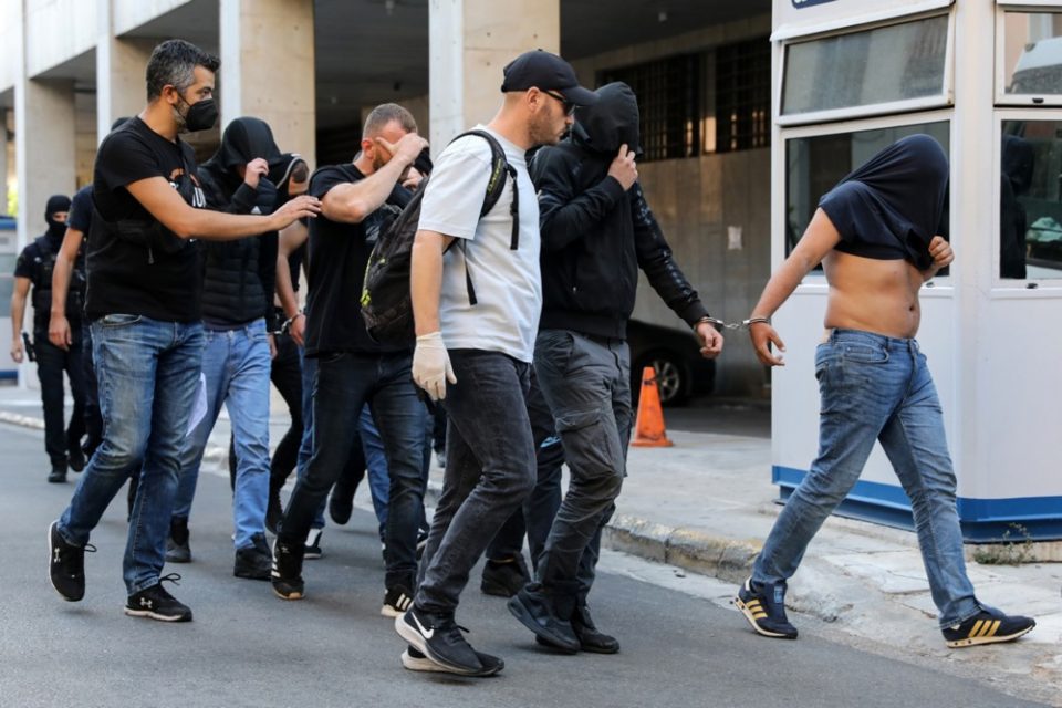 Притворените Хрвати за убиството на навивачот се распоредуваат низ грчките затвори каде нема многу Срби