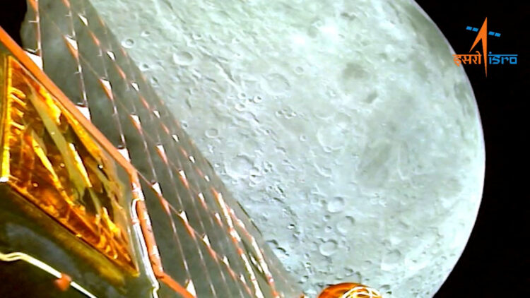(ВИДЕО) Индија испиша историја: Леталото Чандрајаан-3 успешно слета на Месечината