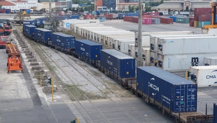 Редовна железничка линија за транспорт на контејнери од пристаништето во Солун до Скопје
