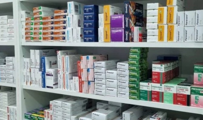 Николов: Здравство на ДУИ и СДСМ е такво што пациентите купуваат обични лекови во Косово и Србија