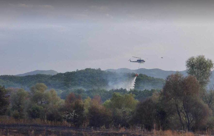 Два авиона „ер трактор“ ангажирани за пожарот кај село Блаце