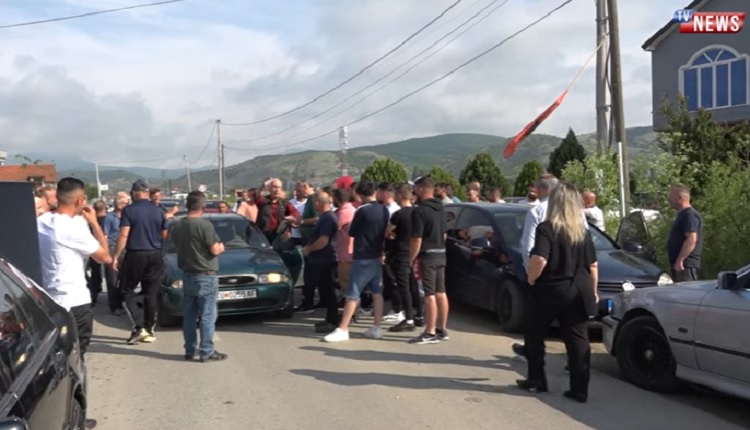 Жителите на Слупчане и ЕВН на средба во Липково