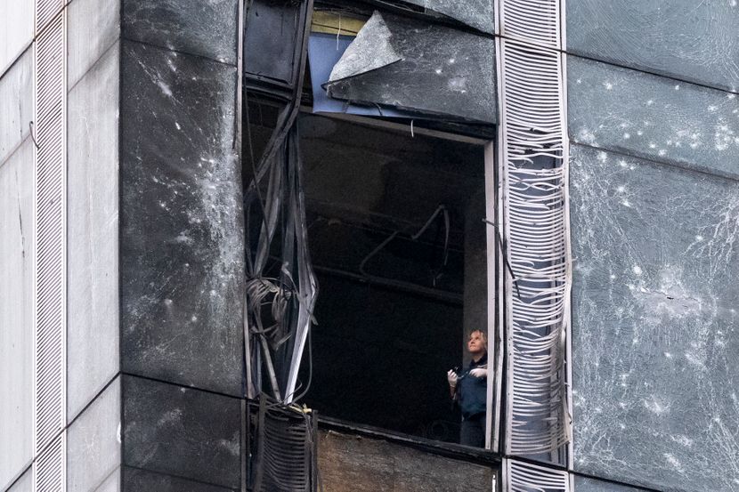 (ВИДЕО) Дрон удри во зграда во изградба во Москва, а други два беа соборени