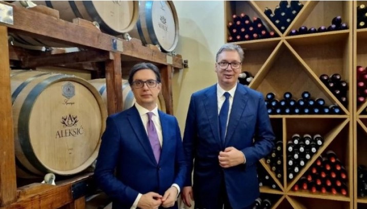 Вучиќ: Меѓу Македонија и Србија има само едно отворено прашање – чие вино е подобро