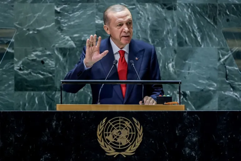 Ердоган во ОН ја критикуваше Европа за сквернавењето на Куранот