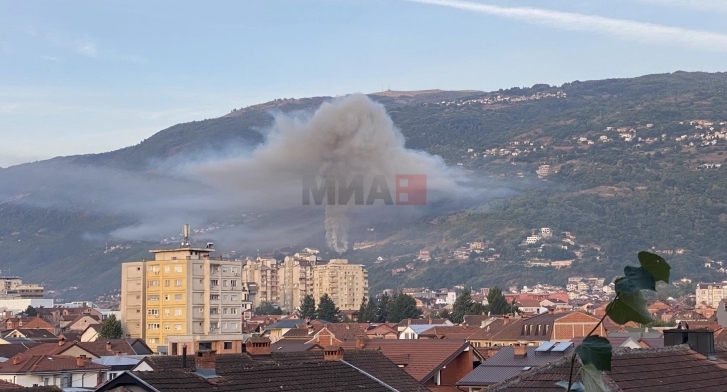 Речиси четири часа се гаси пожар во производствен објект на патот Тетово-Попова Шапка